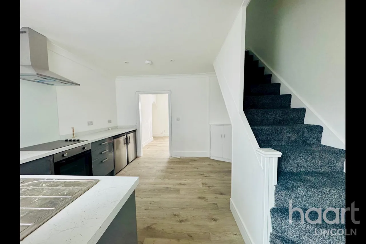 Thesiger Street, LN5, photo 5