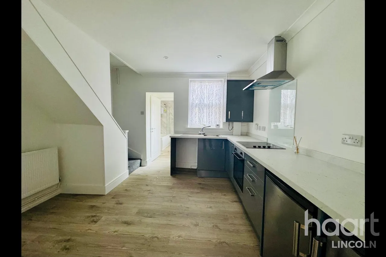Thesiger Street, LN5, photo 3