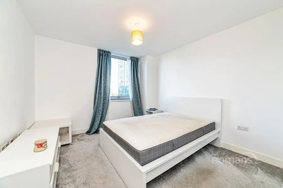 Churchill Place, Basingstoke, RG21, photo 7