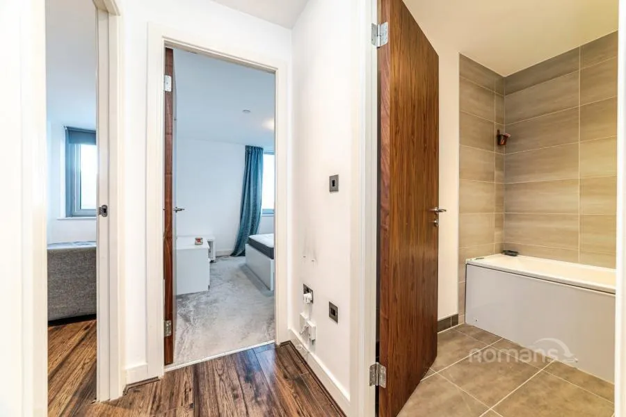 Churchill Place, Basingstoke, RG21, photo 6