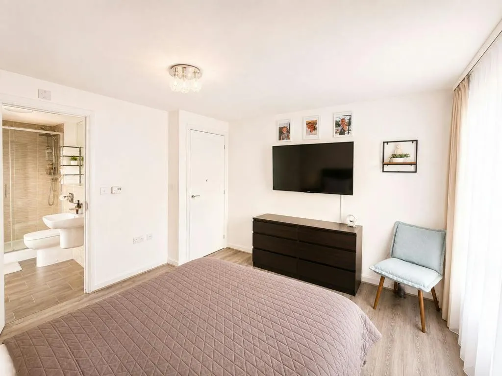 Lett Lane, Ebbsfleet Valley, DA10, photo 8
