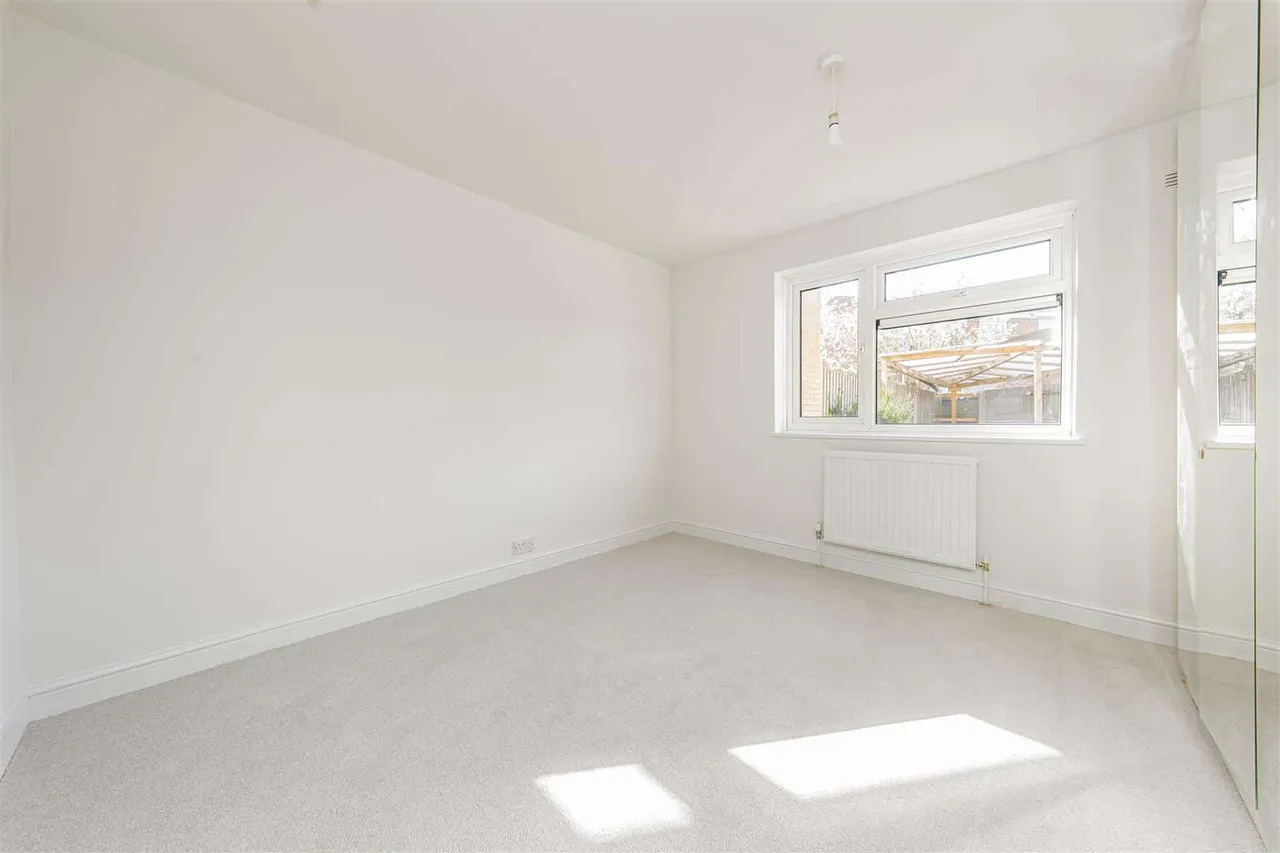Grampian Way, Langley, Slough, SL3 8UH, photo 11
