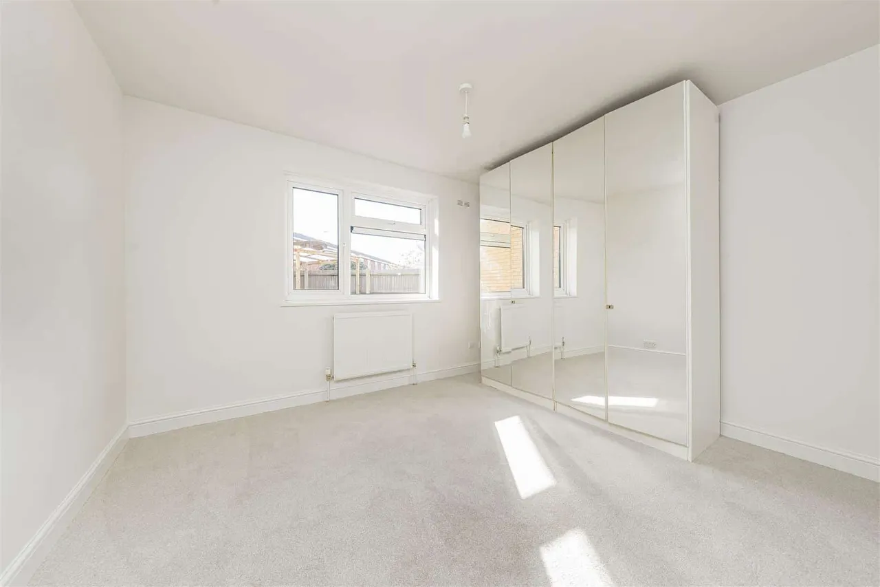 Grampian Way, Langley, Slough, SL3 8UH, photo 12