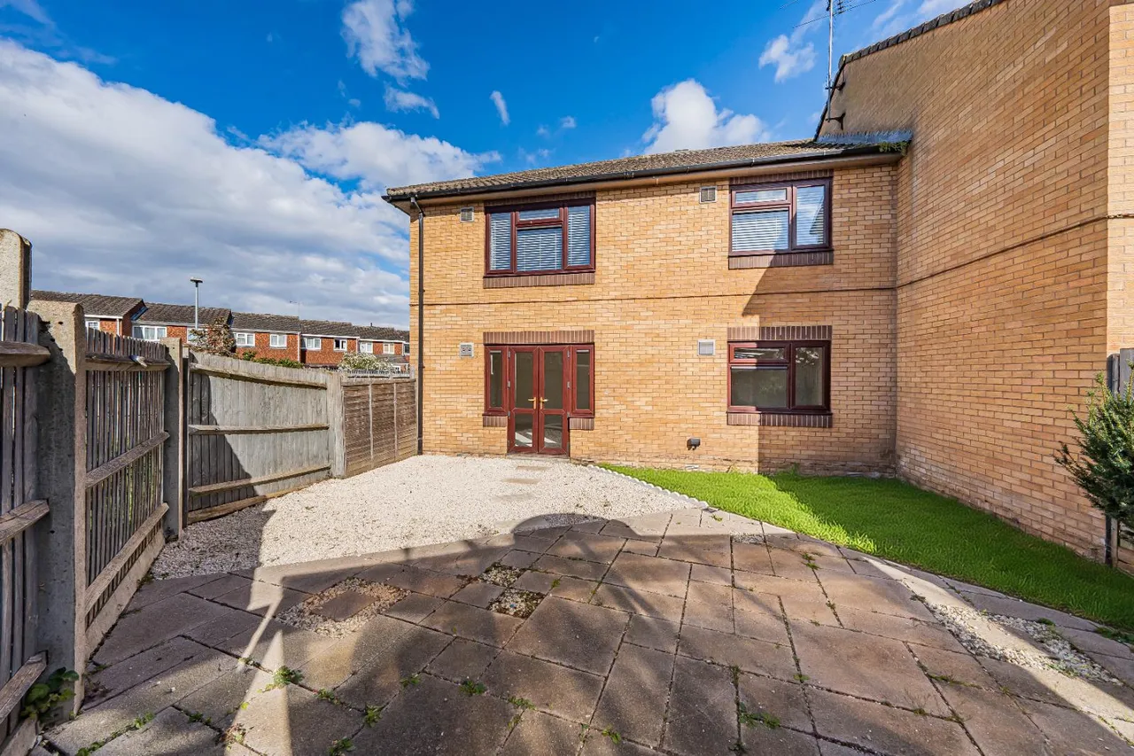 Grampian Way, Langley, Slough, SL3 8UH, photo 16