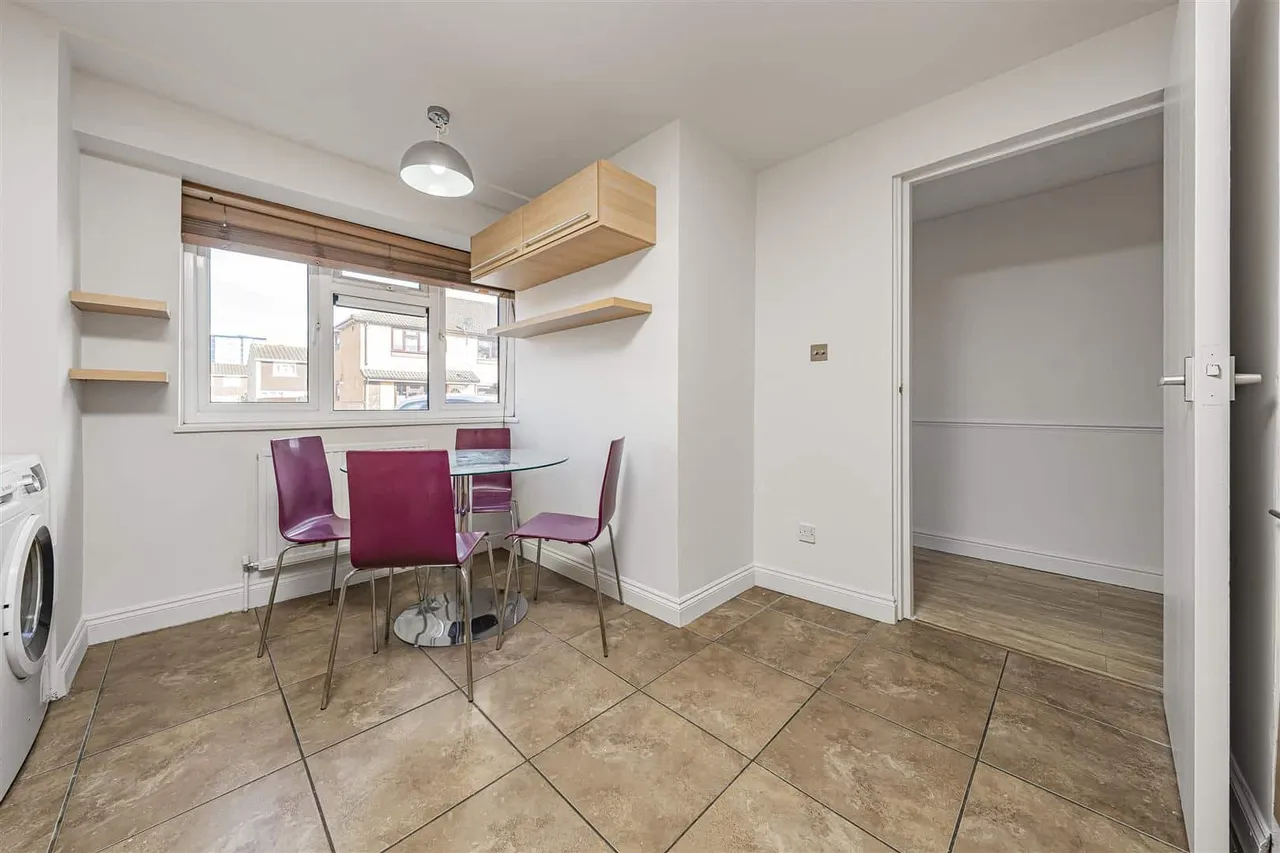 Grampian Way, Langley, Slough, SL3 8UH, photo 9