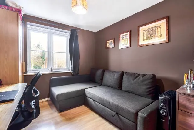 Bath Road, Slough, SL1, photo 6