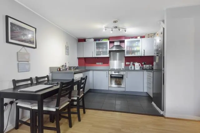 Bath Road, Slough, SL1, photo 4