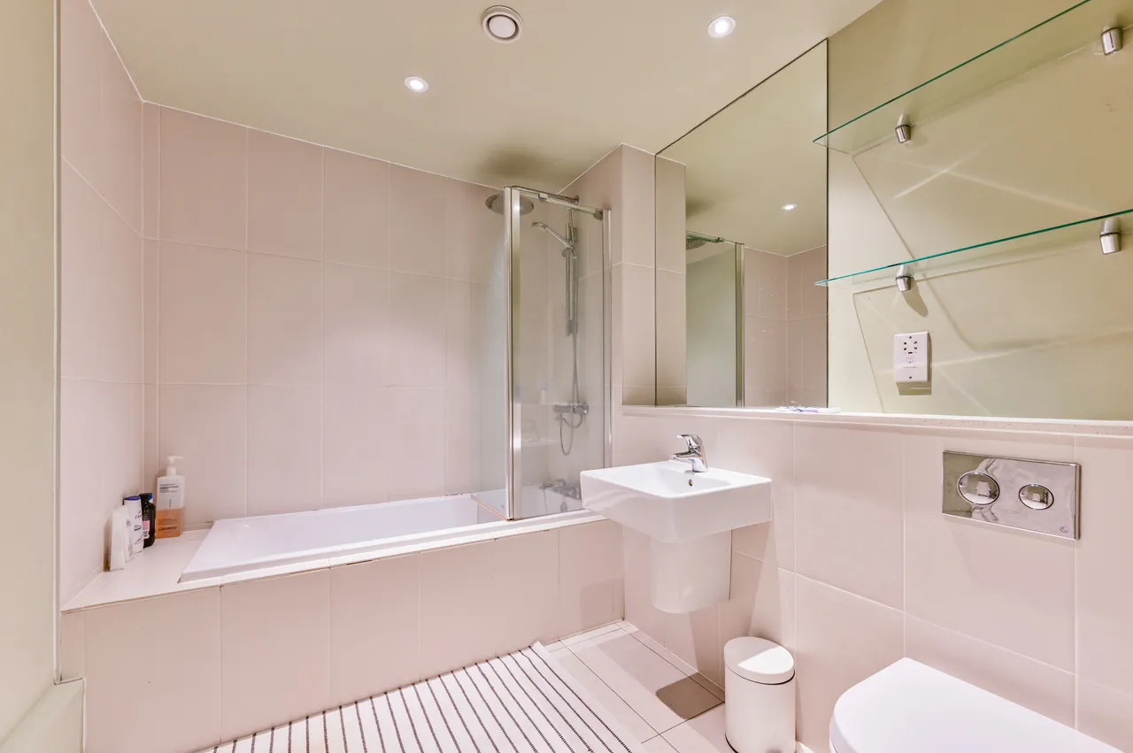 Flat 11, 16 Raydon Street, London, photo 5