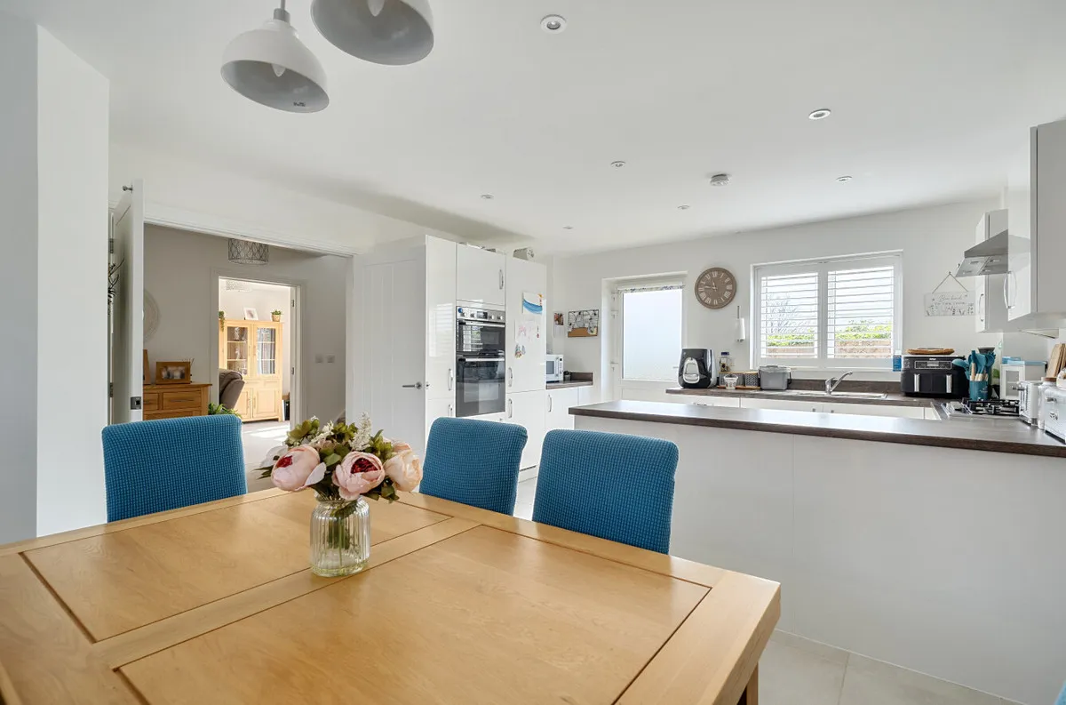 Pulborough, RH20 1FW, photo 4