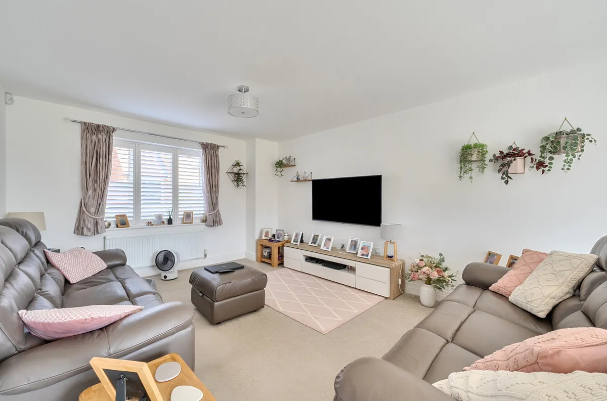 Pulborough, RH20 1FW, photo 2