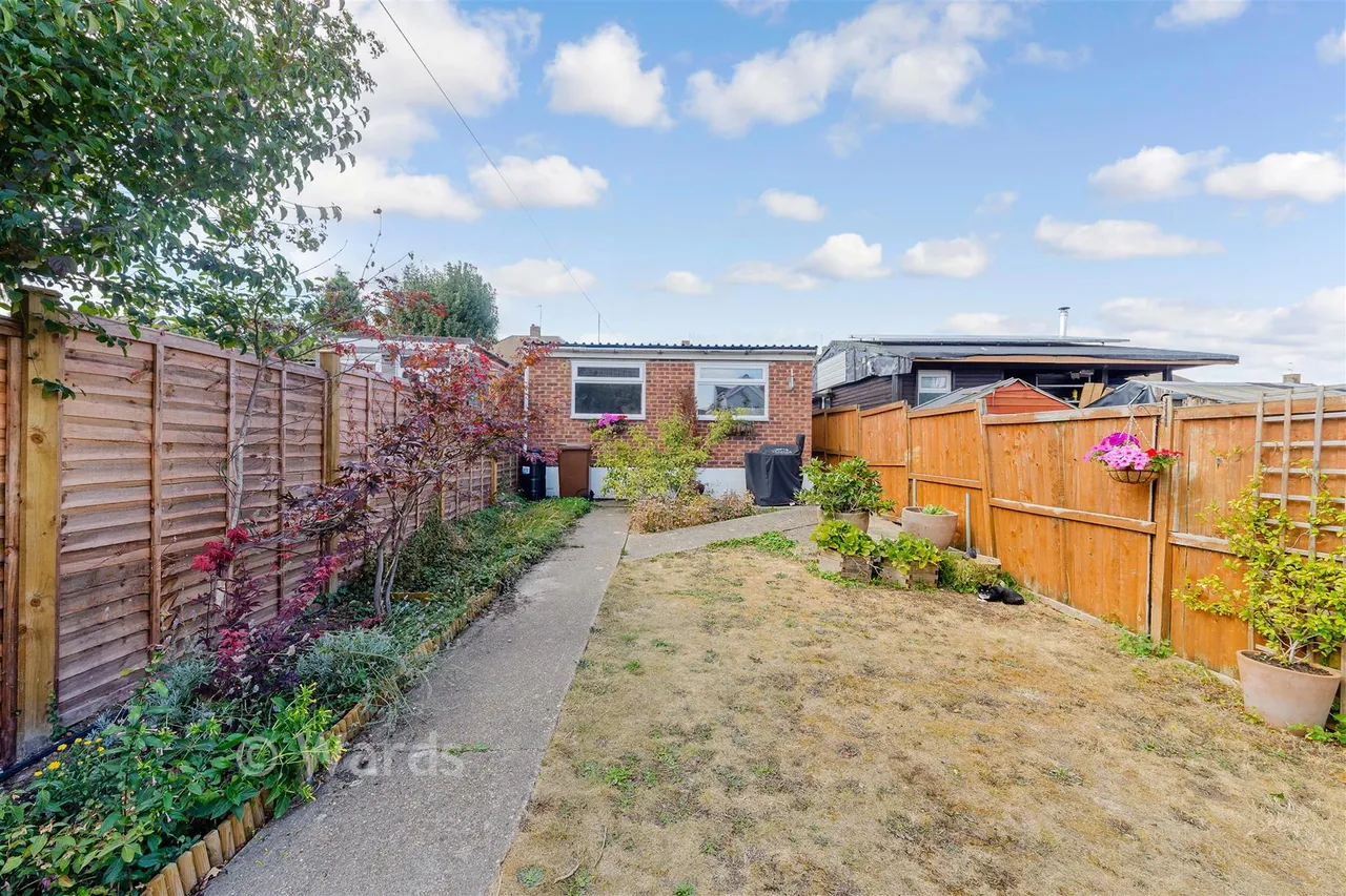 Maidstone Road, Rainham, ME8, photo 2