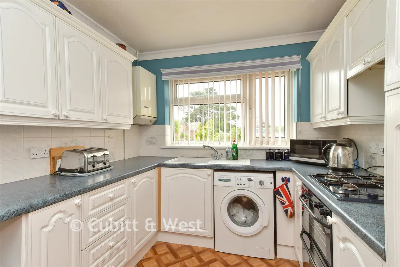 Ramillies Gardens, Bognor Regis, PO22, photo 3