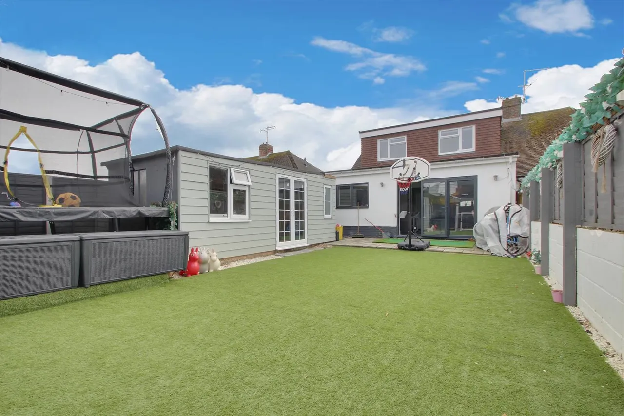 Terringes Avenue, Worthing, photo 7