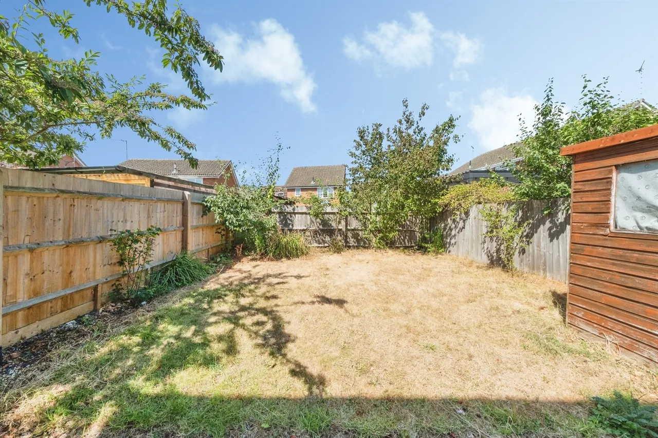 Campbell Close, Buckingham, MK18, photo 10