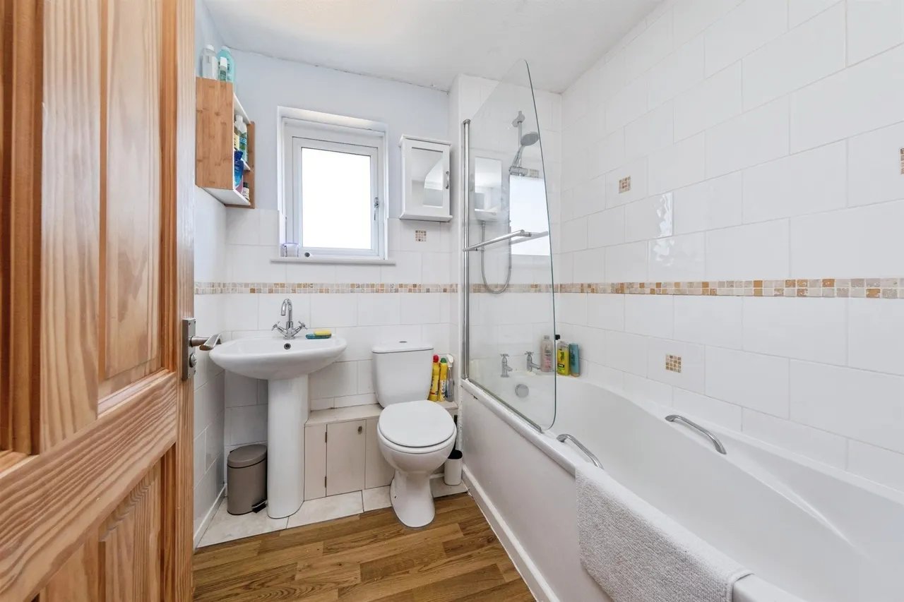 Campbell Close, Buckingham, MK18, photo 8