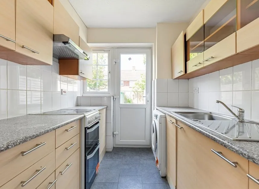Brompton Close, Isleworth, TW4, photo 4