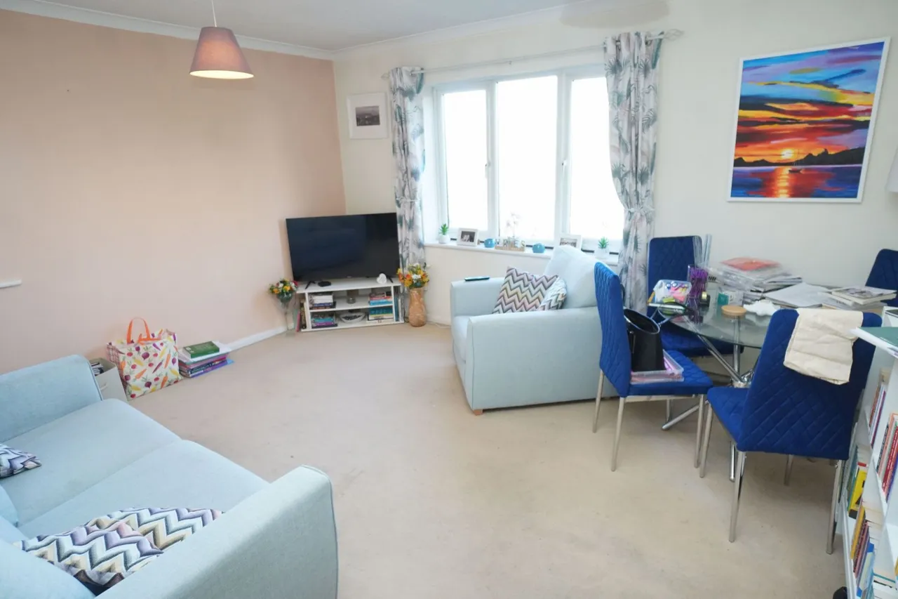 Windrush Court, High Wycombe, HP13, photo 2
