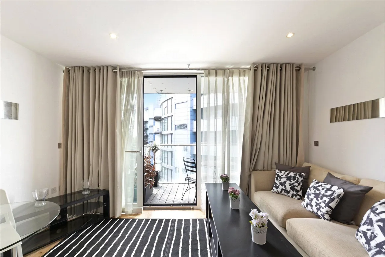 Queenstown Road, Battersea, SW11, photo 3