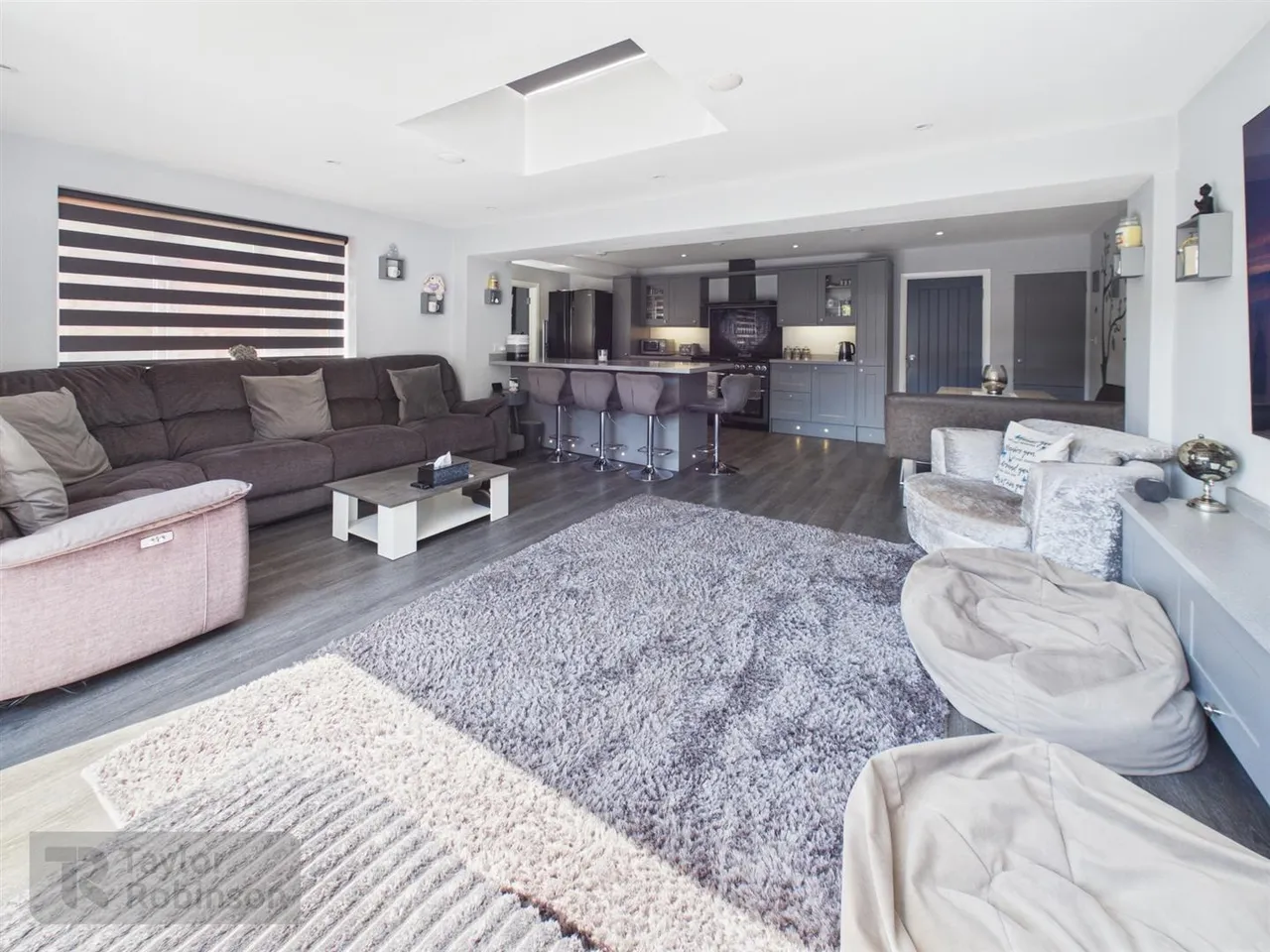 Shaws Road, Northgate, RH10, photo 4