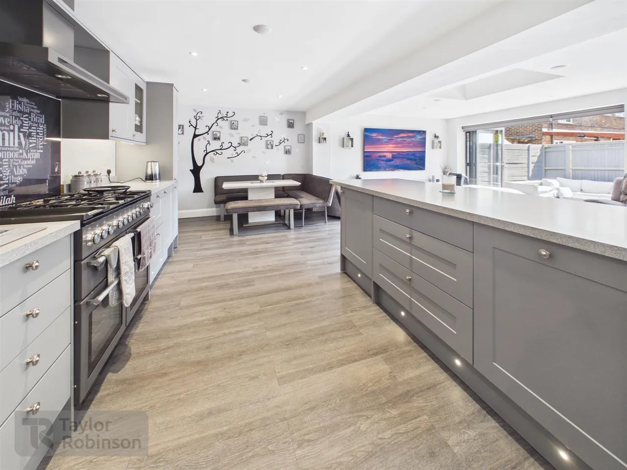 Shaws Road, Northgate, RH10, photo 13