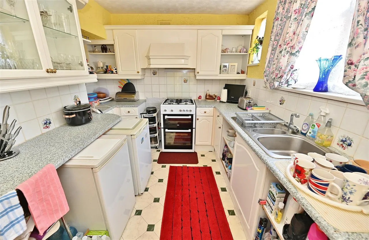 Parkes Road, Chigwell, Essex, IG74BN, photo 5