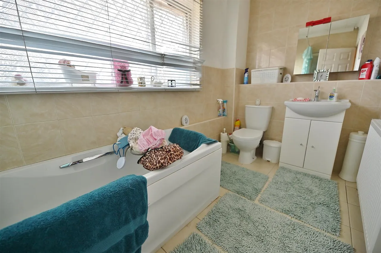 Parkes Road, Chigwell, Essex, IG74BN, photo 10