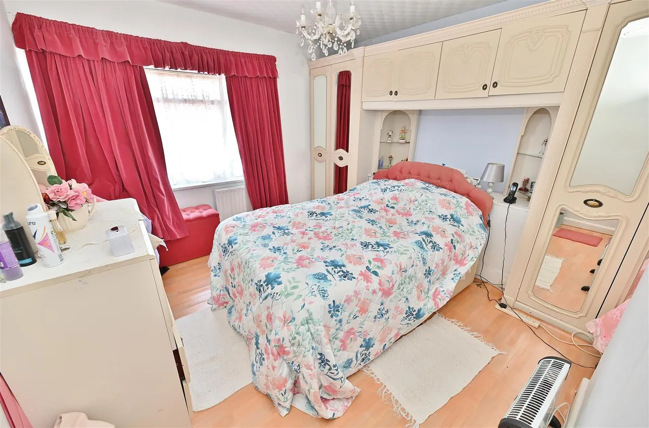 Parkes Road, Chigwell, Essex, IG74BN, photo 11
