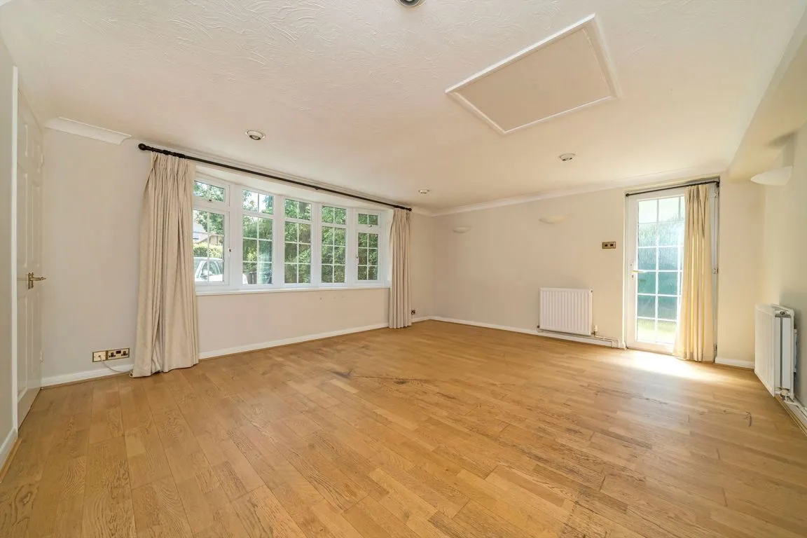 Old Avenue, West Byfleet, KT14, photo 4