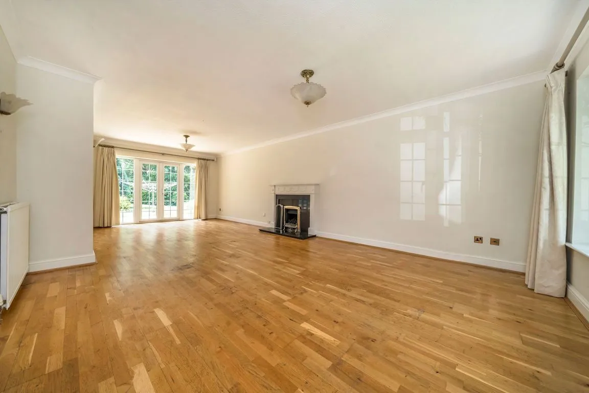 Old Avenue, West Byfleet, KT14, photo 2