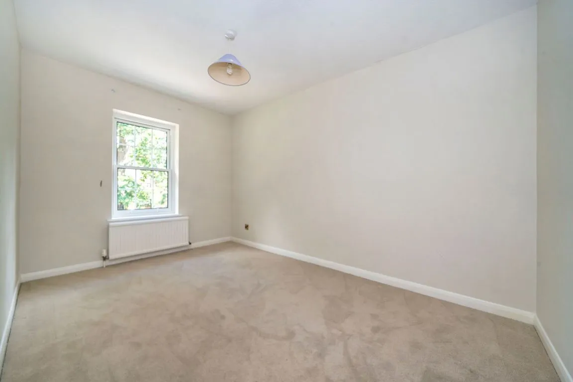 Old Avenue, West Byfleet, KT14, photo 7