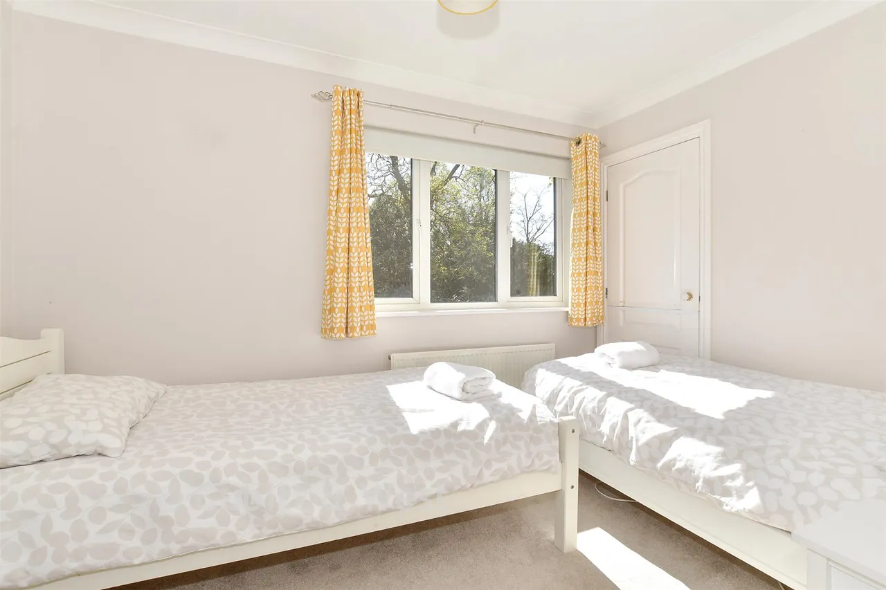 Tanbridge Park, Horsham, RH12, photo 8