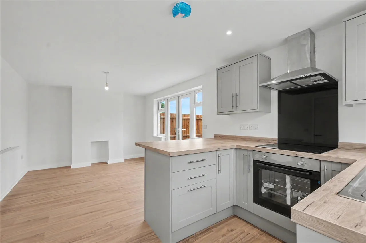 St. Helens Crescent, Trowell, NG9, photo 7