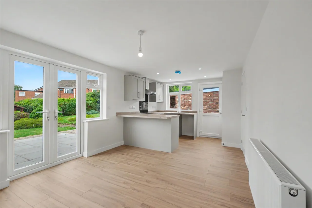 St. Helens Crescent, Trowell, NG9, photo 10