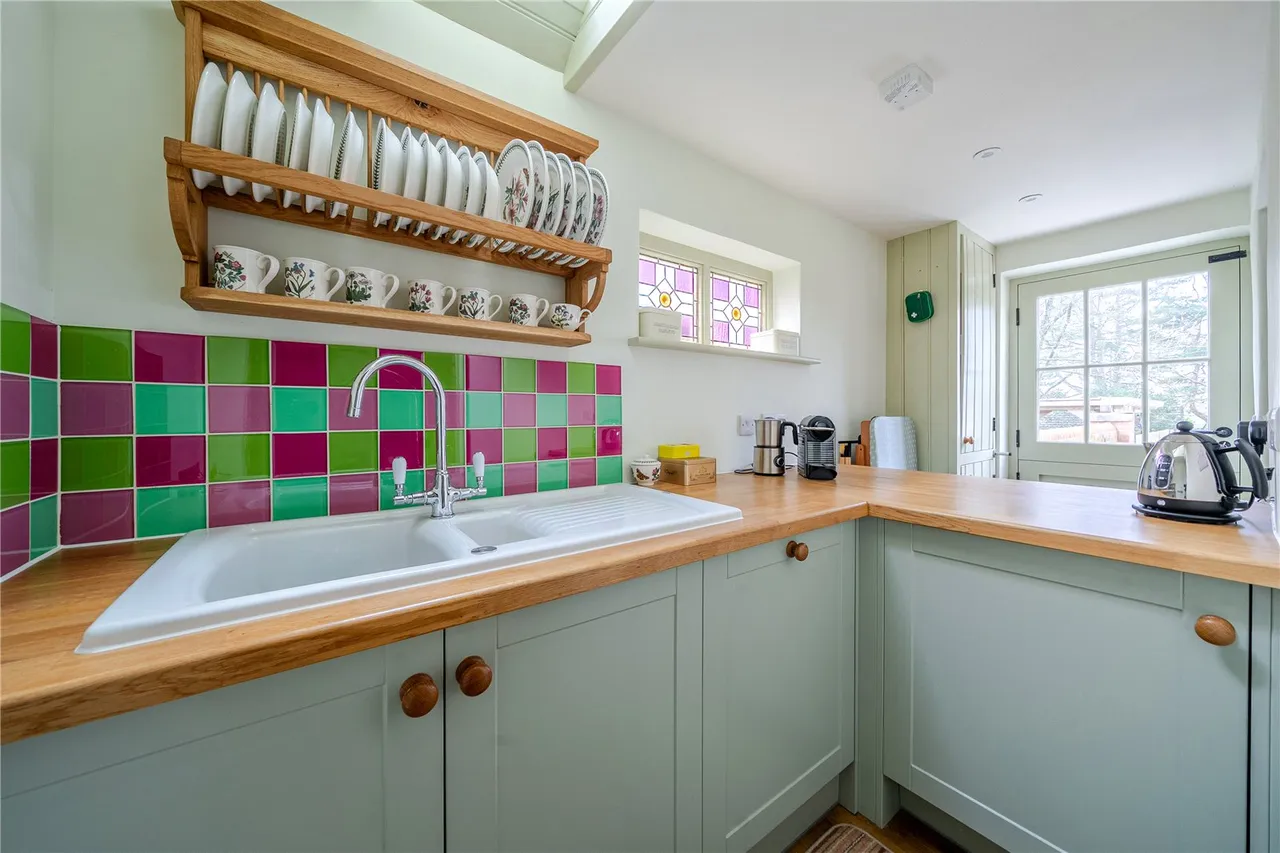 South Lane, Nomansland, Salisbury, Wiltshire, SP5 2BZ, photo 10