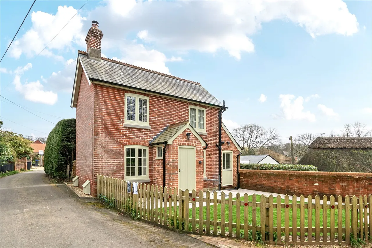 South Lane, Nomansland, Salisbury, Wiltshire, SP5 2BZ, photo 16