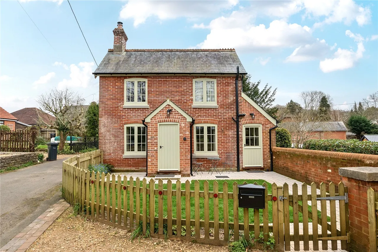 1 bed house for sale — South Lane, Nomansland, Salisbury, Wiltshire, SP5 2BZ