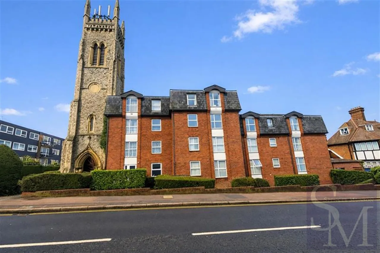 1 bed flat for sale, Palmerston Road, Buckhurst Hill, IG9