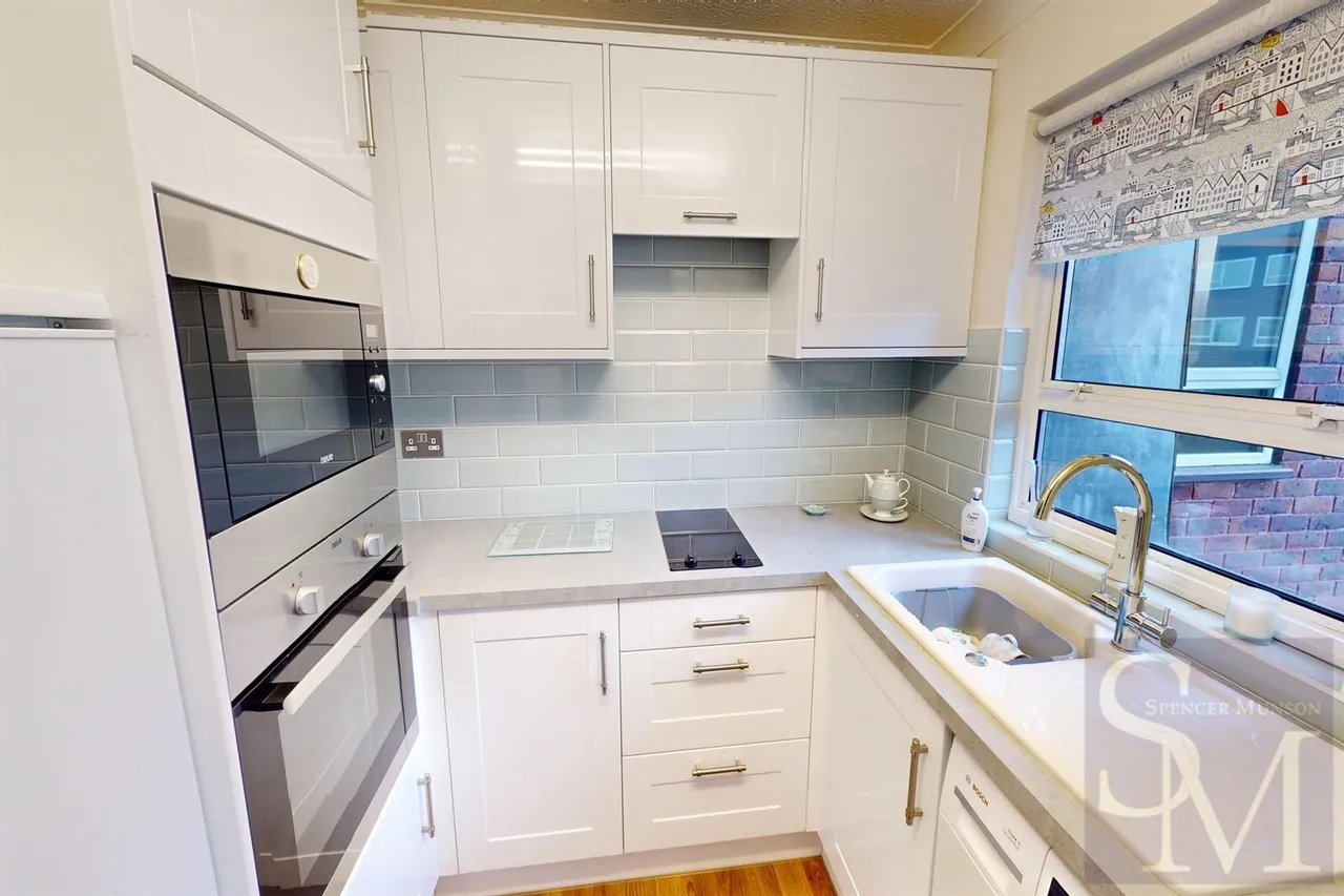Palmerston Road, Buckhurst Hill, IG9, photo 2