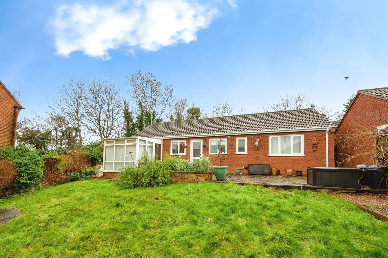 3 bed house for sale — Twarnley Rise, Worcester