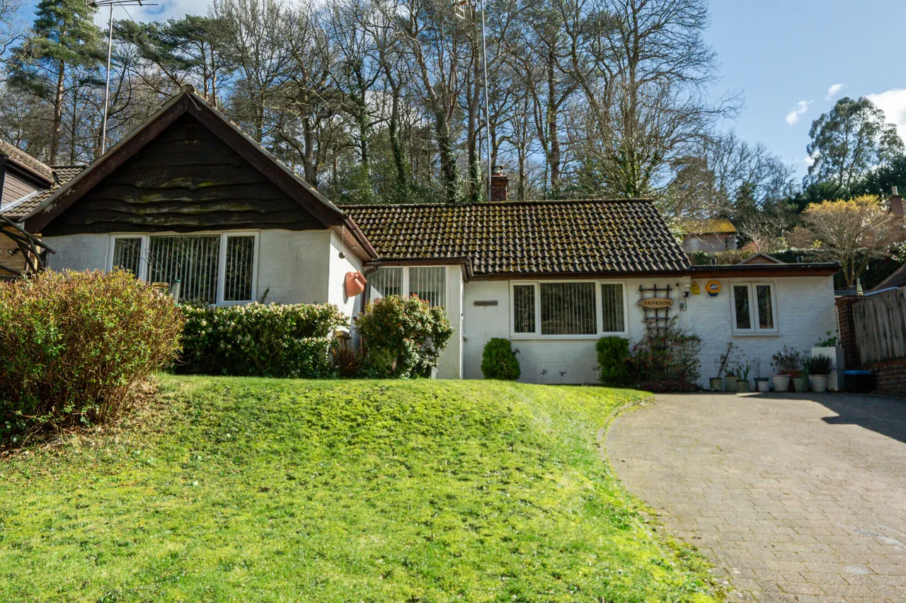 3 bed house for sale — Beech Hill, Headley Down, GU35