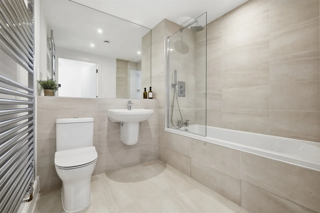 Cambridge Place, Aylesbury, HP20, photo 6
