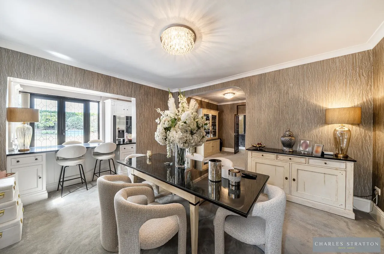 Parkway, Romford, RM2, photo 13