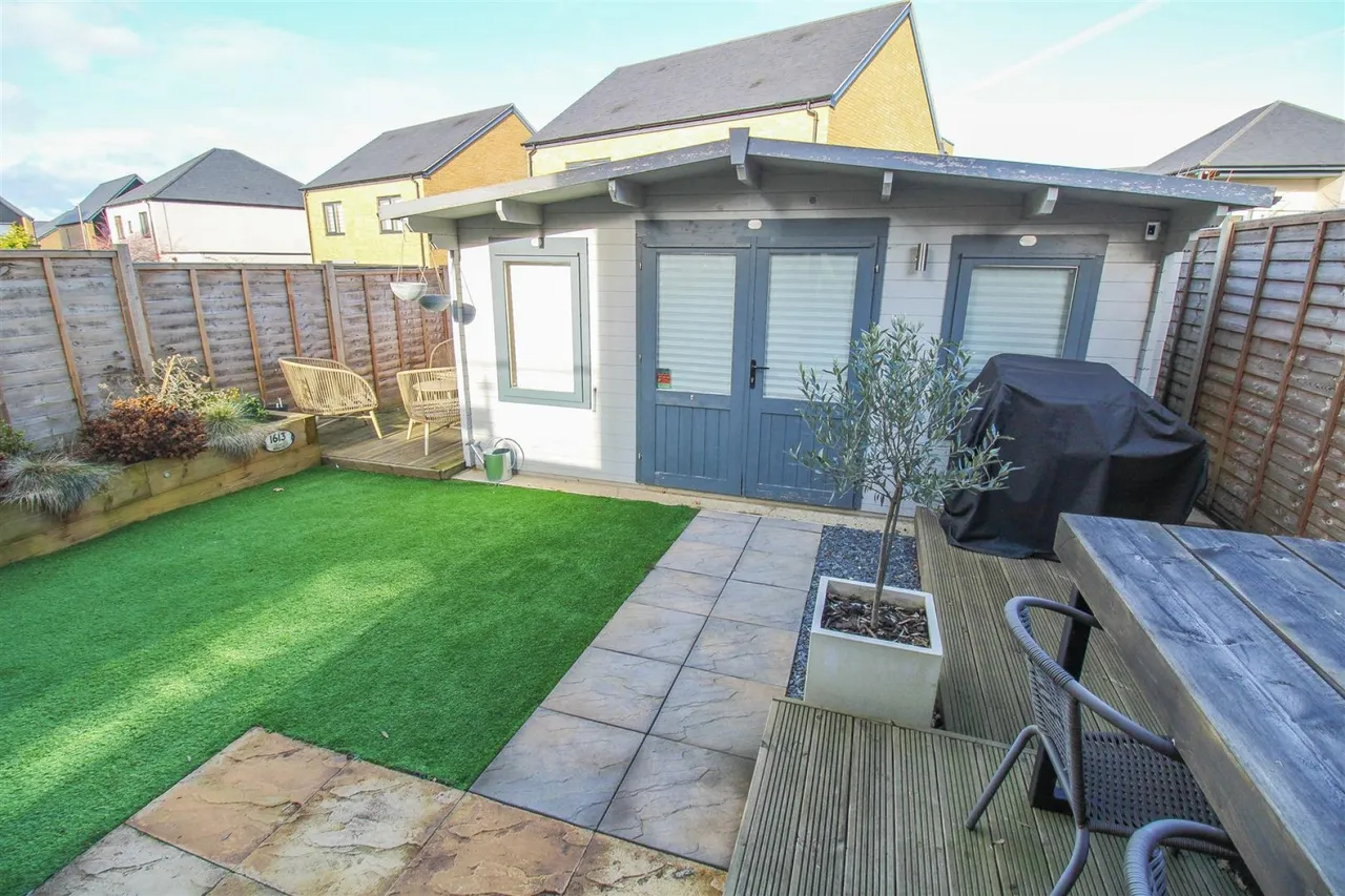 Barnsley Wood Rise, Newhall, CM17, photo 11