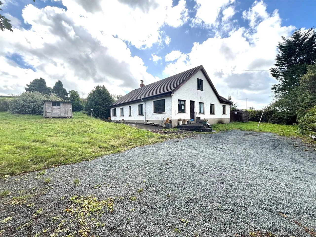 3 bed house for sale, Login, Whitland, SA34