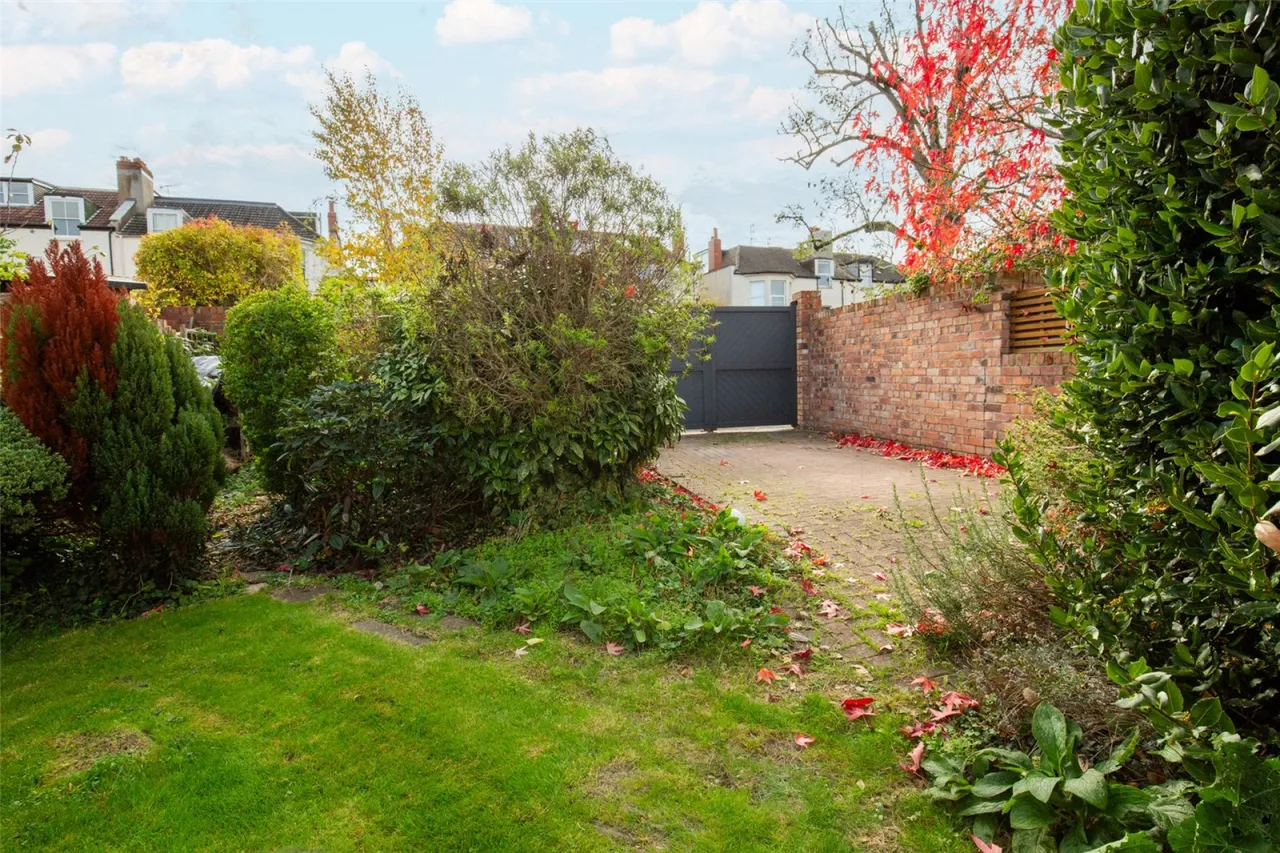 Henleaze Gardens, Bristol, BS9, photo 27