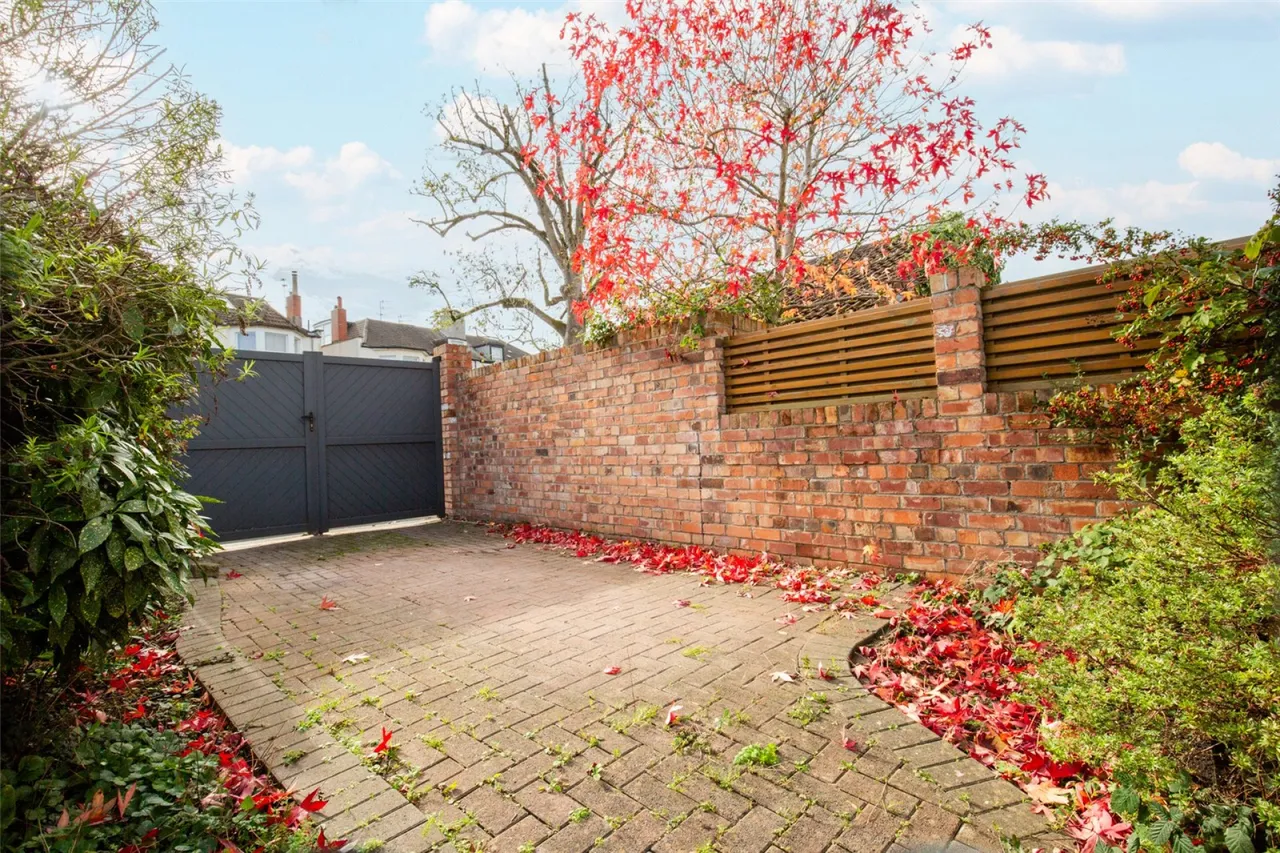 Henleaze Gardens, Bristol, BS9, photo 26