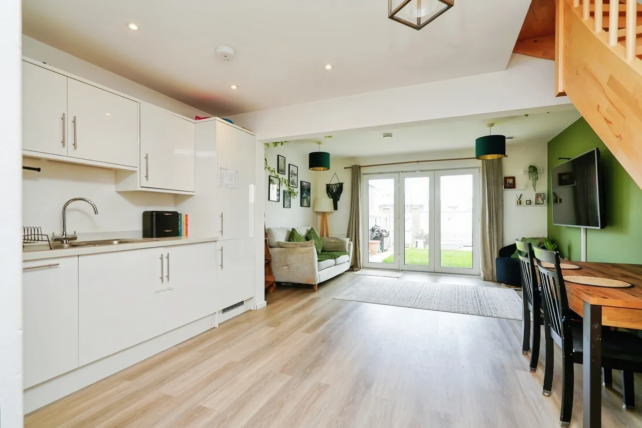 Graven Hill Road, Ambrosden, Bicester, Oxfordshire, OX25, photo 2