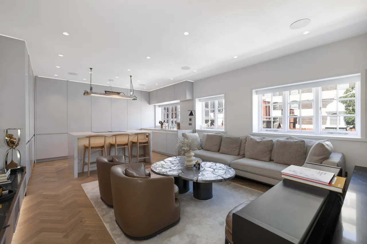 Mount Street, Mayfair, London, photo 2