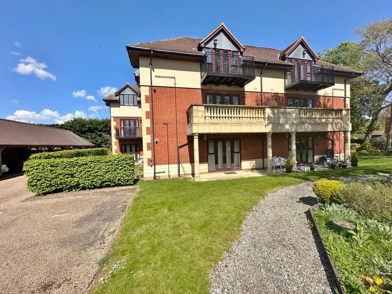 2 bed flat for sale, Rectory Road, Orsett, RM16