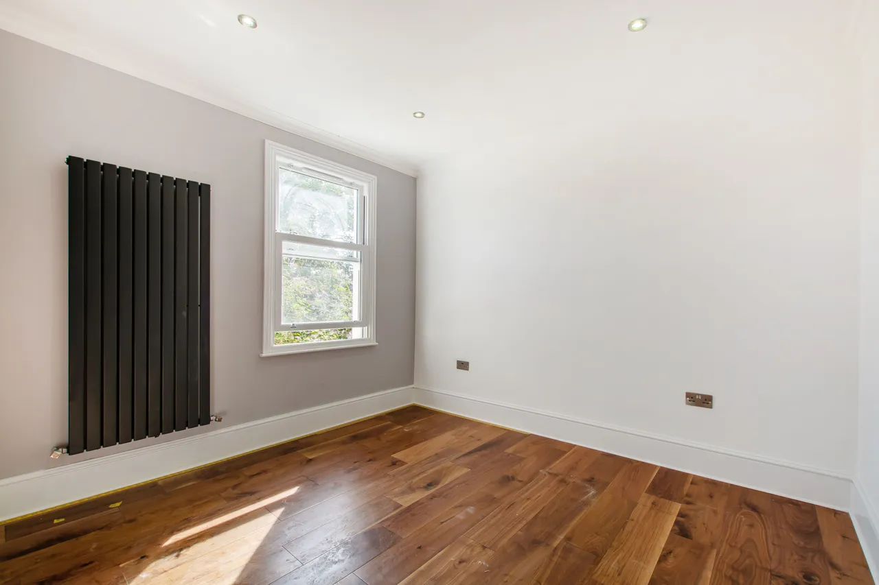 55 Dalyell Road, London, photo 5